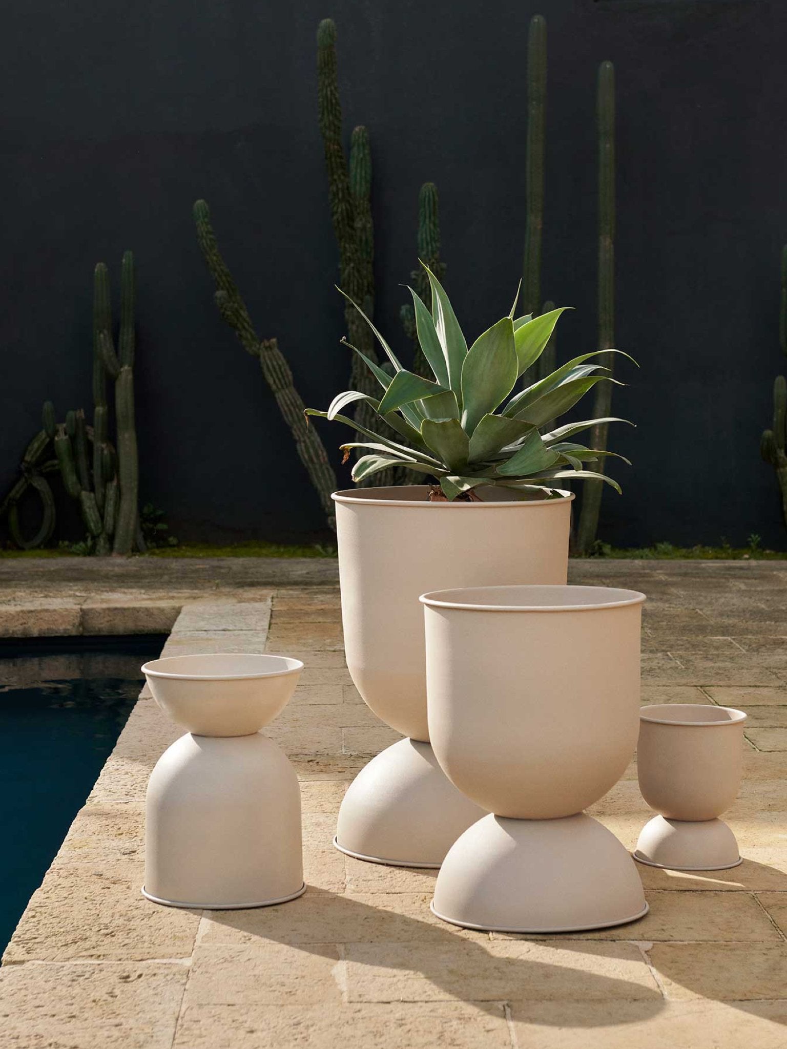 Hourglass Pot - Cashmere | ferm LIVING - Hometerior - ferm LIVING - 